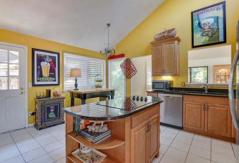 2 Mi To Beach: Hilton Head Home W/ Furnished Deck