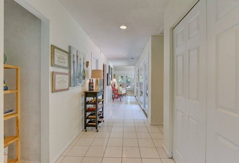 2 Mi To Beach: Hilton Head Home W/ Furnished Deck