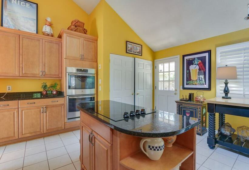 2 Mi To Beach: Hilton Head Home W/ Furnished Deck