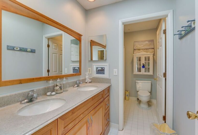 2 Mi To Beach: Hilton Head Home W/ Furnished Deck