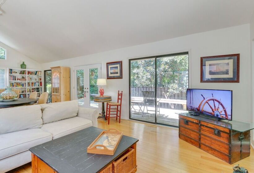 2 Mi To Beach: Hilton Head Home W/ Furnished Deck