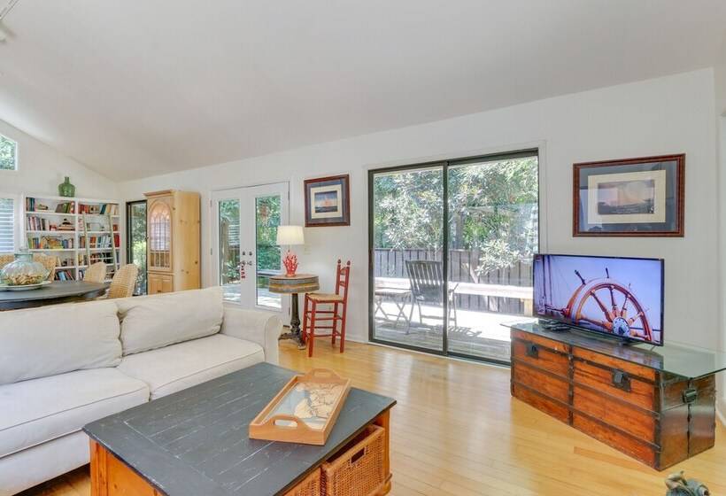 2 Mi To Beach: Hilton Head Home W/ Furnished Deck