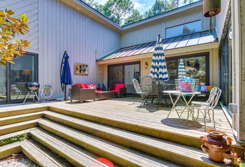 2 Mi To Beach: Hilton Head Home W/ Furnished Deck