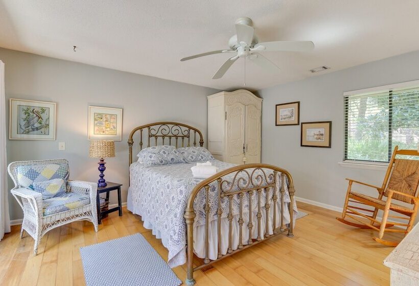 2 Mi To Beach: Hilton Head Home W/ Furnished Deck