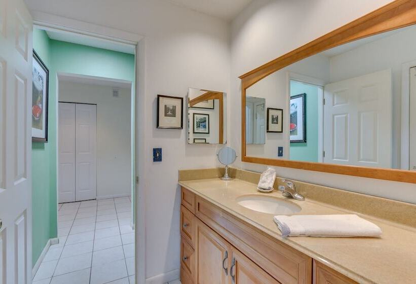 2 Mi To Beach: Hilton Head Home W/ Furnished Deck