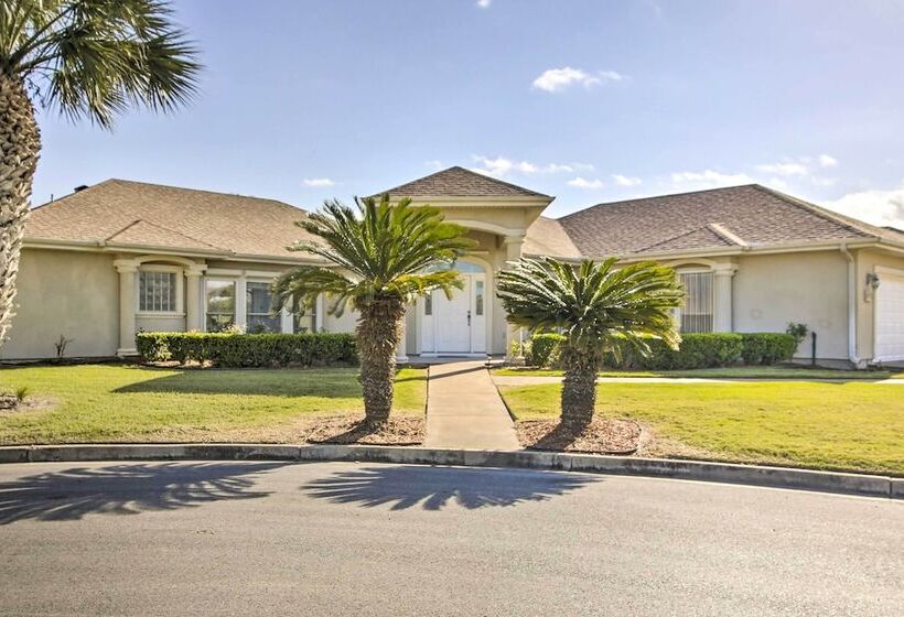 Bright Laguna Vista Home W/ Community Pool!