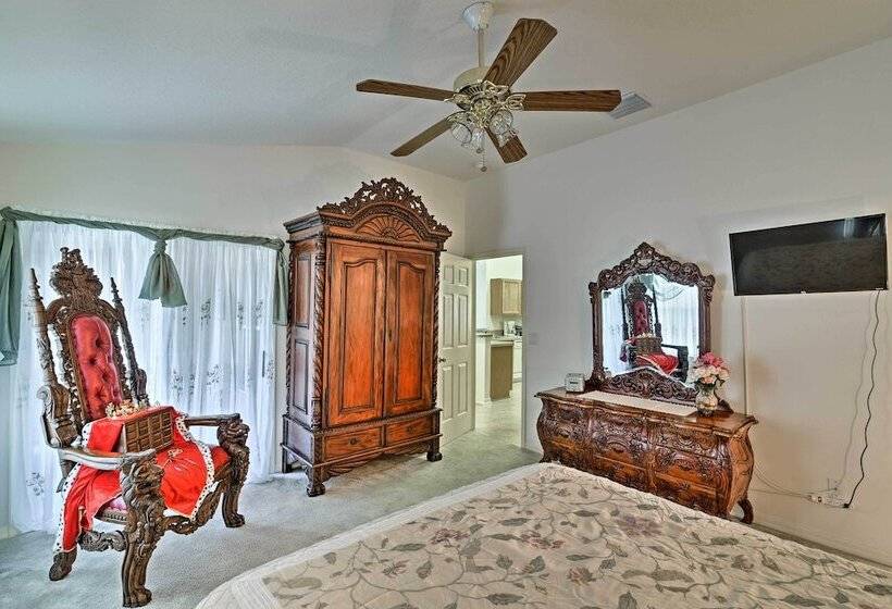 Bright Spring Hill Home: 5 Mi To Weeki Wachee Park
