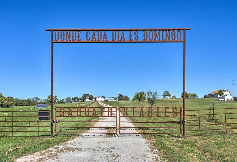 Missouri Getaway W/ Pasture Views & Patio!