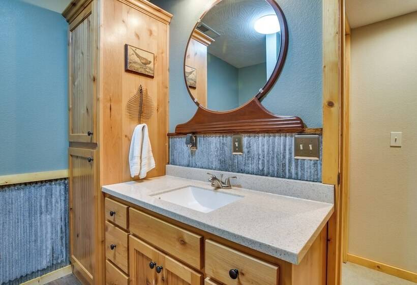 Bull Shoals Lake Home W/ Porch   Steps To Water!