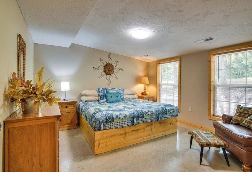 Bull Shoals Lake Home W/ Porch   Steps To Water!