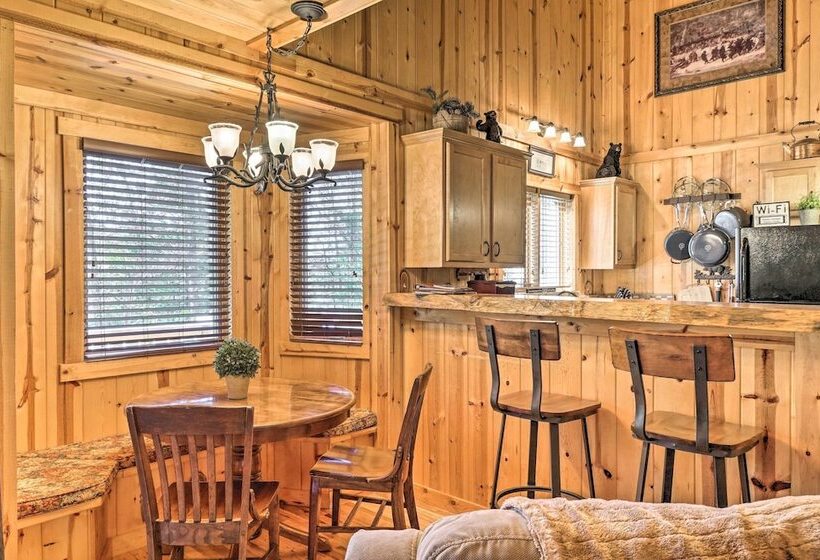 Cabin On Table Rock Lake W/ Hot Tub & Fire Pit!