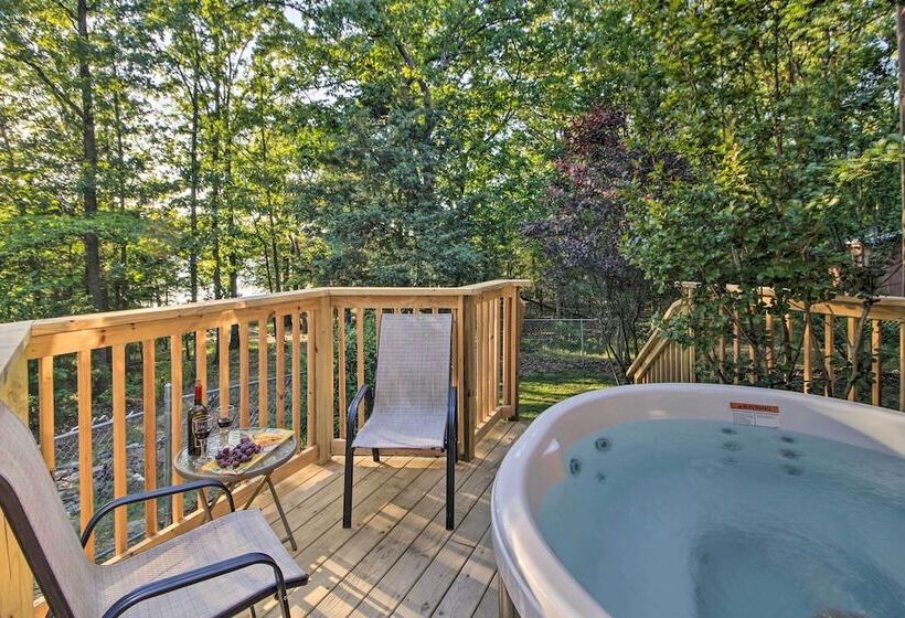 Cabin On Table Rock Lake W/ Hot Tub & Fire Pit!