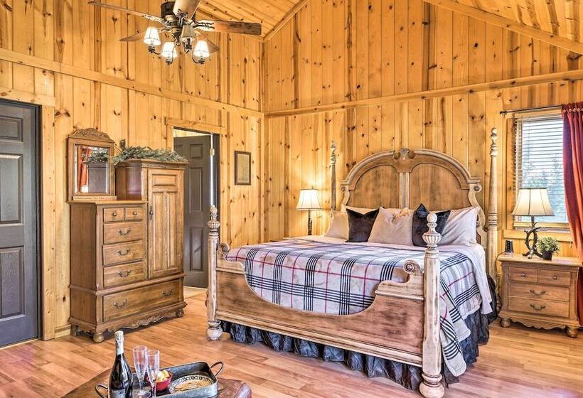 Cabin On Table Rock Lake W/ Hot Tub & Fire Pit!