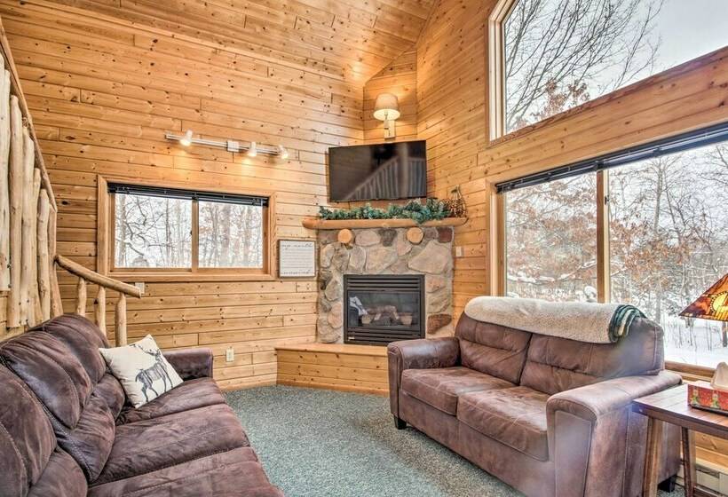 Cabin W/ Fireplace < 1 Mile To Lakes + Golf