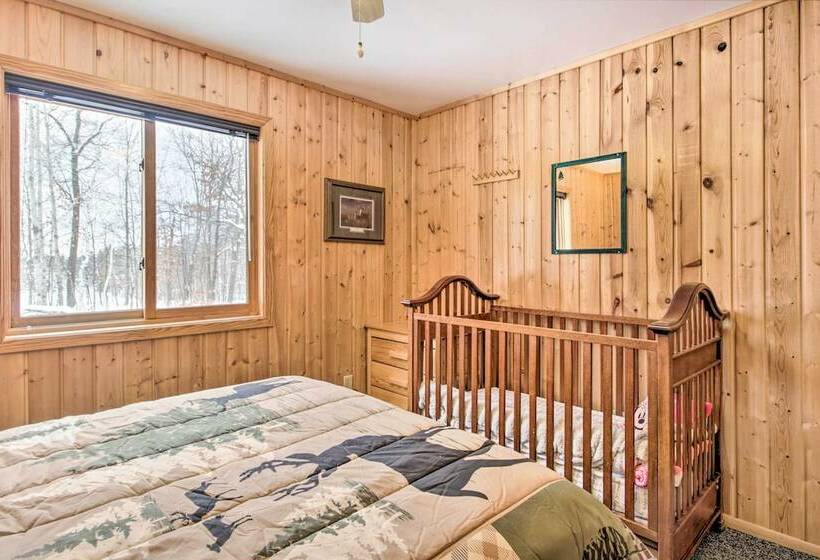 Cabin W/ Fireplace < 1 Mile To Lakes + Golf