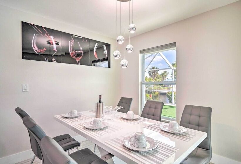 Outdoor Entertainment Oasis: Cape Coral Home