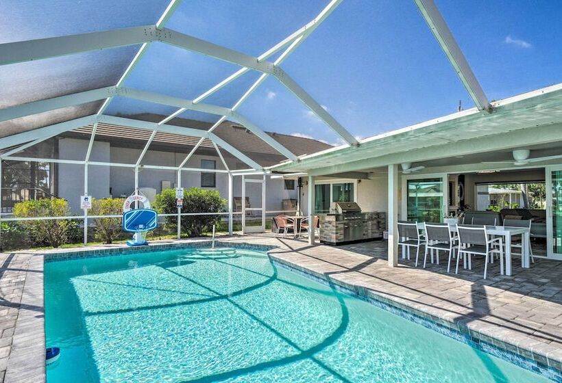 Outdoor Entertainment Oasis: Cape Coral Home