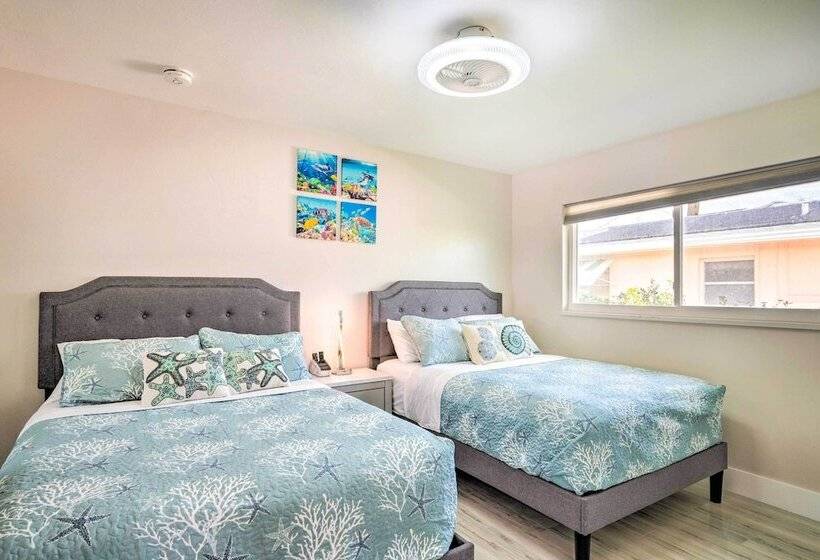 Outdoor Entertainment Oasis: Cape Coral Home