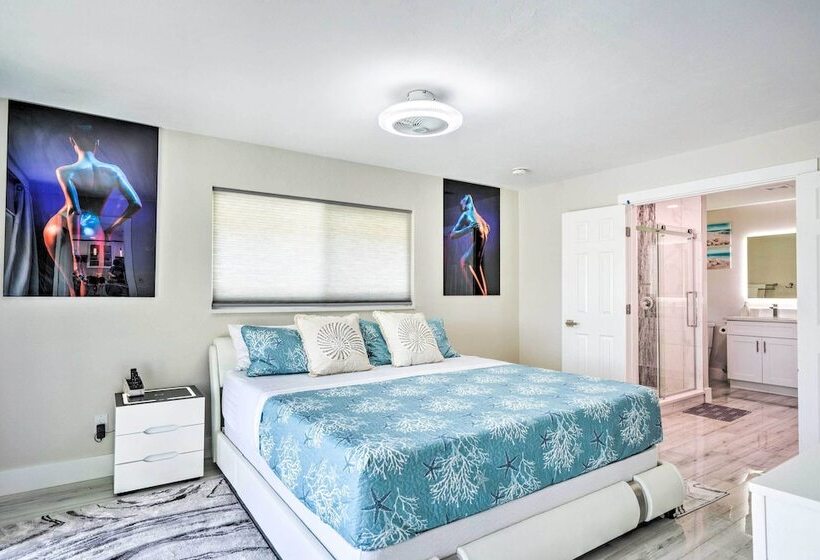 Outdoor Entertainment Oasis: Cape Coral Home