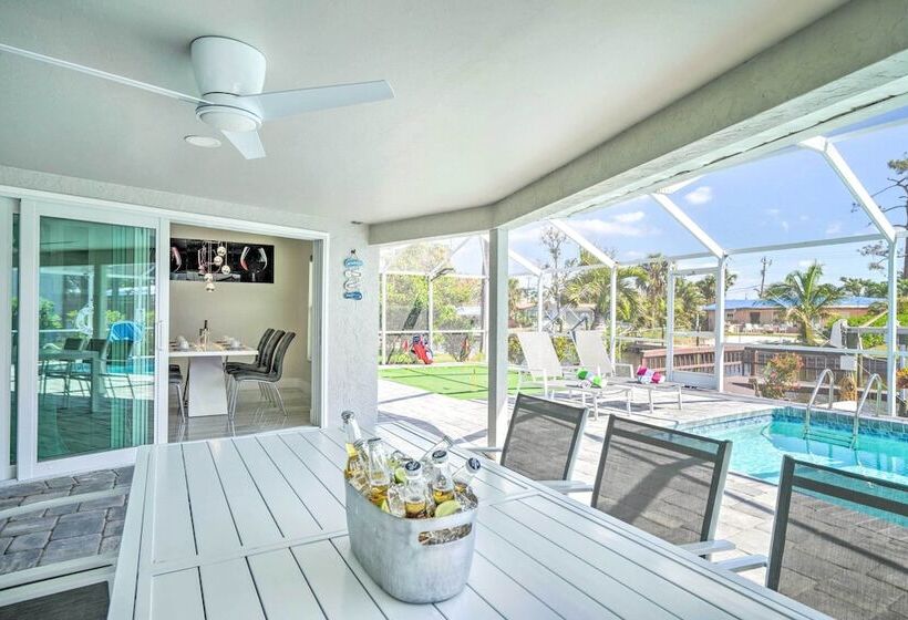 Outdoor Entertainment Oasis: Cape Coral Home