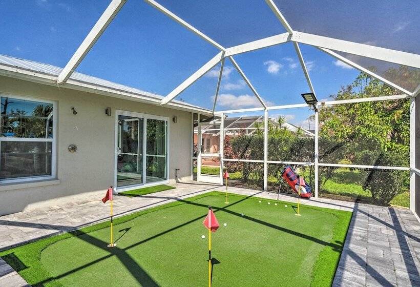 Outdoor Entertainment Oasis: Cape Coral Home