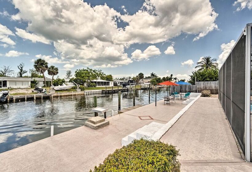 Canalfront Bradenton Home W/ Dock & Pool!