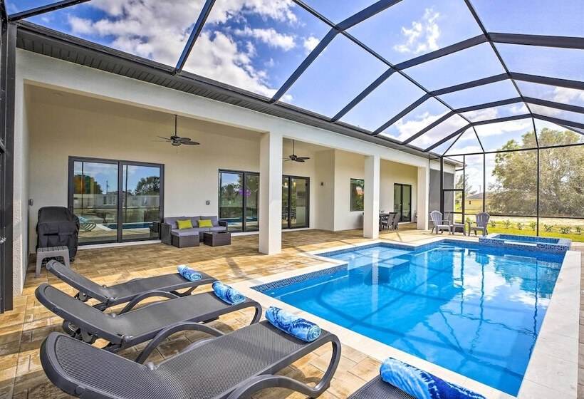 Private Pool: Canalfront Home In Cape Coral