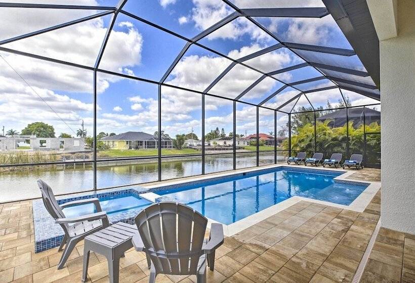 Private Pool: Canalfront Home In Cape Coral