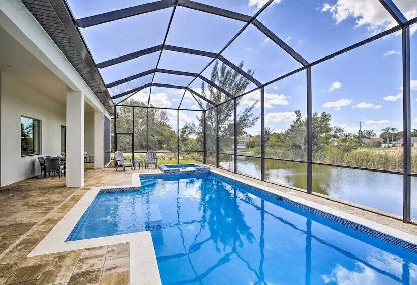 Private Pool: Canalfront Home In Cape Coral