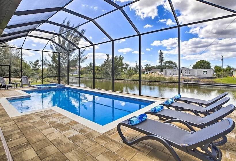 Private Pool: Canalfront Home In Cape Coral