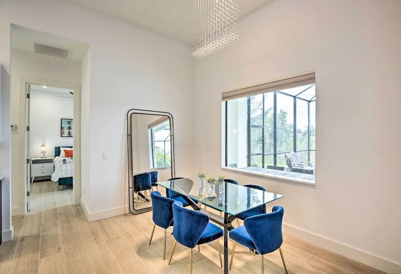 Private Pool: Canalfront Home In Cape Coral