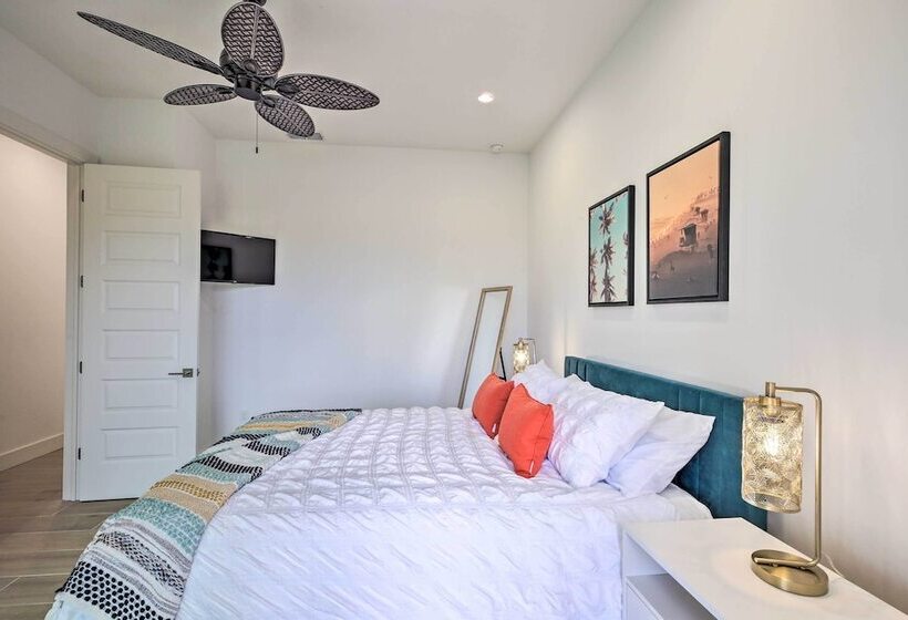 Private Pool: Canalfront Home In Cape Coral