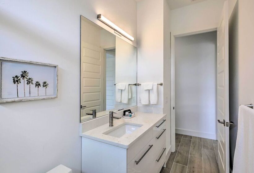 Private Pool: Canalfront Home In Cape Coral