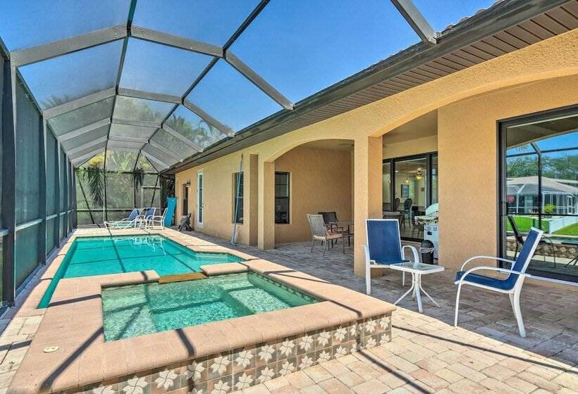Private Pool & Grill: Canalfront Cape Coral Home