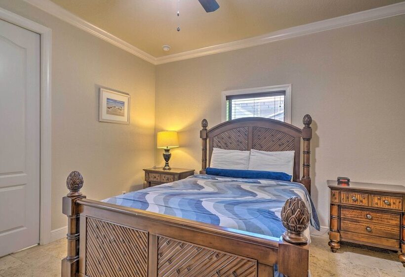 Private Pool & Grill: Canalfront Cape Coral Home