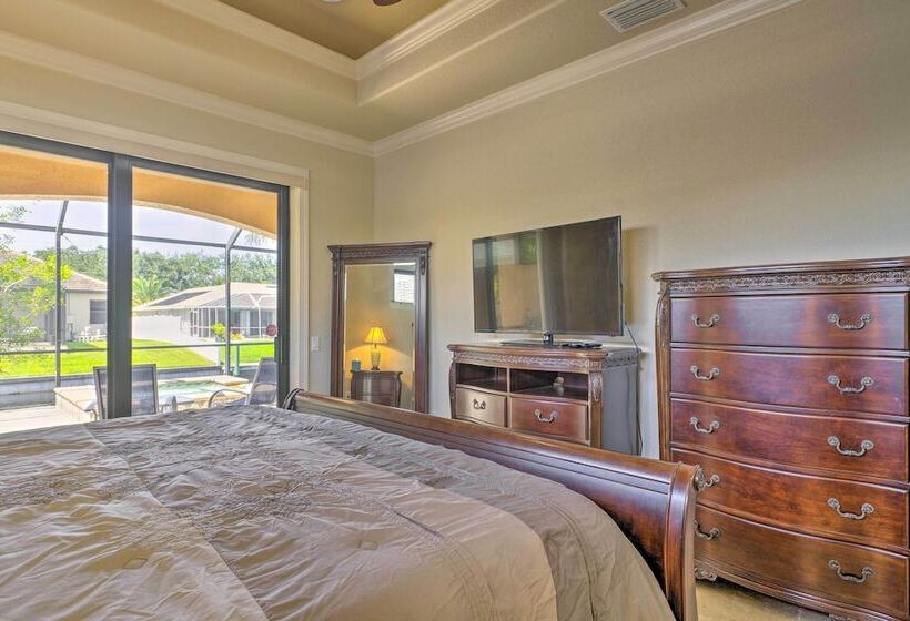 Private Pool & Grill: Canalfront Cape Coral Home