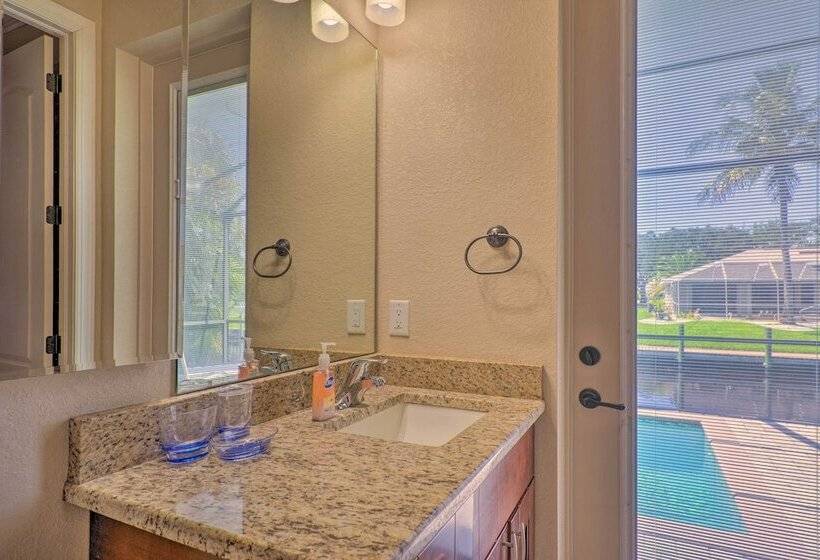 Private Pool & Grill: Canalfront Cape Coral Home