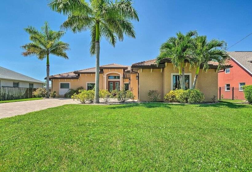 Private Pool & Grill: Canalfront Cape Coral Home