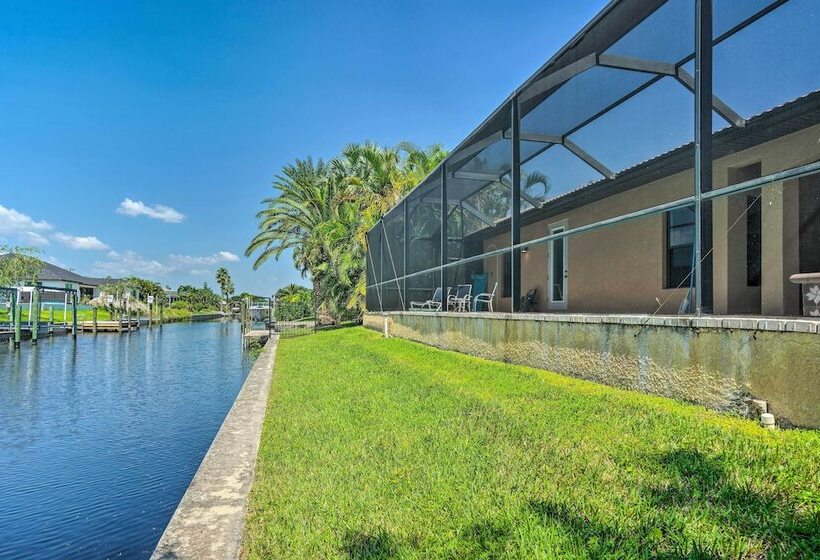 Private Pool & Grill: Canalfront Cape Coral Home
