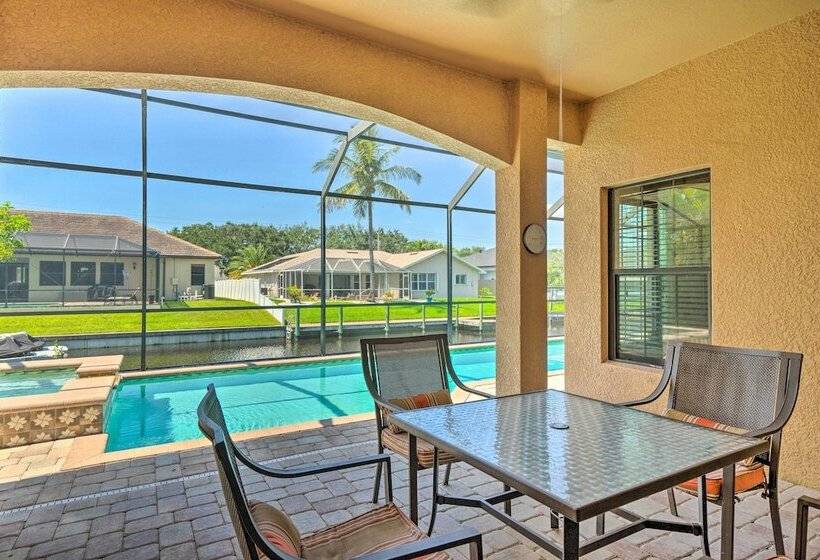 Private Pool & Grill: Canalfront Cape Coral Home