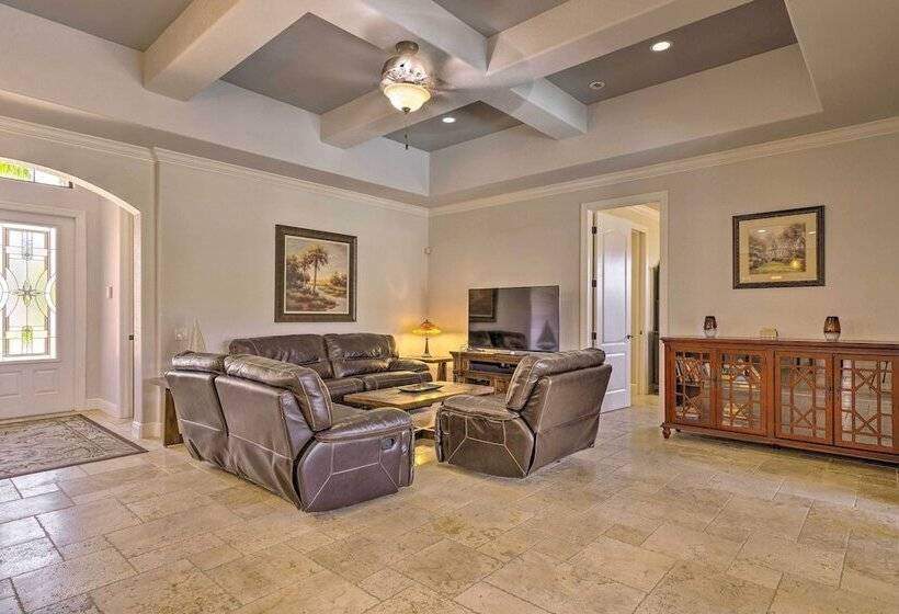 Private Pool & Grill: Canalfront Cape Coral Home