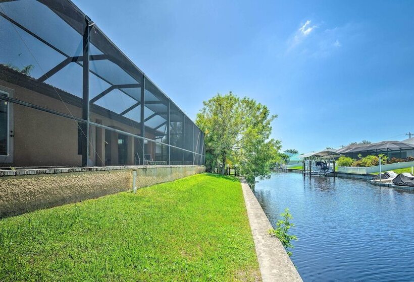 Private Pool & Grill: Canalfront Cape Coral Home