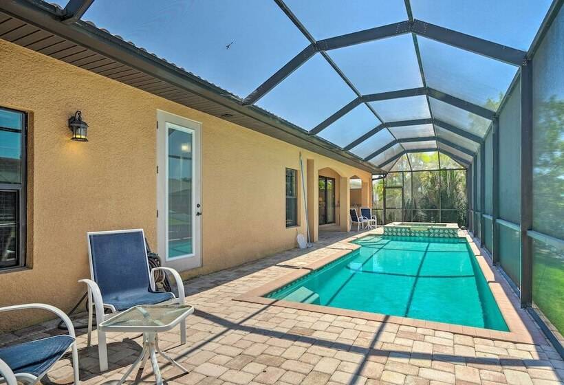Private Pool & Grill: Canalfront Cape Coral Home