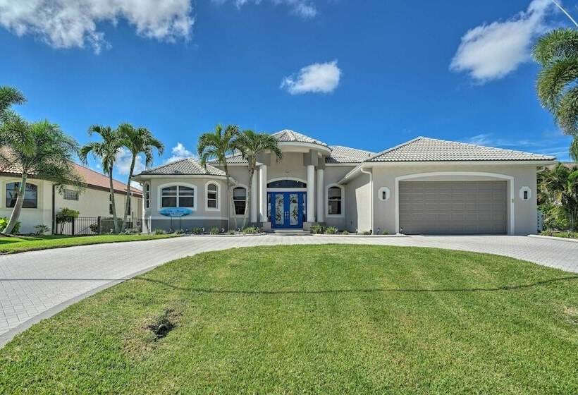 Canalfront Pool & Hot Tub: Home In Cape Coral