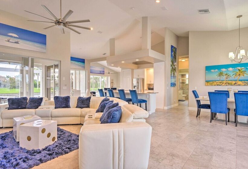 Canalfront Pool & Hot Tub: Home In Cape Coral