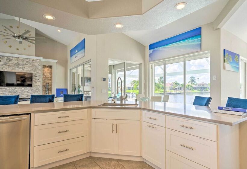 Canalfront Pool & Hot Tub: Home In Cape Coral