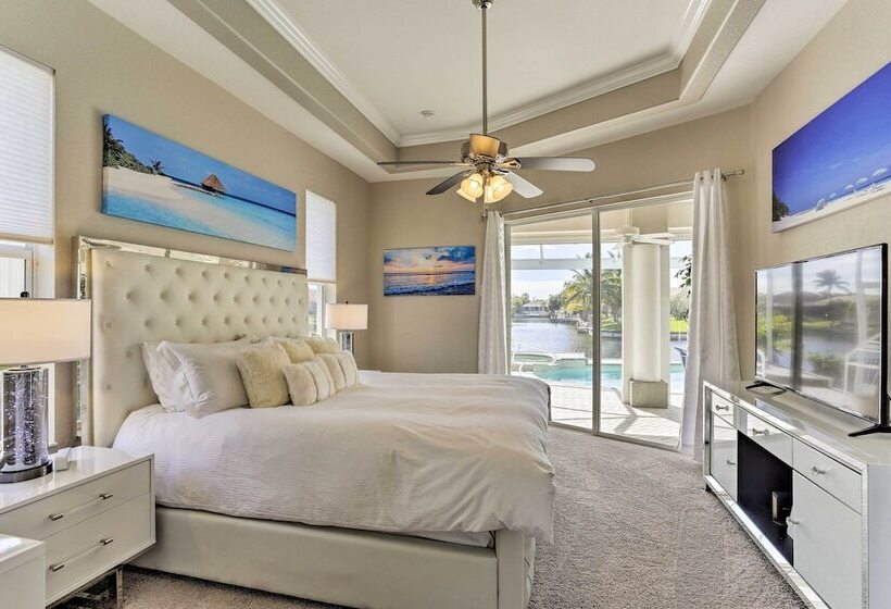 Canalfront Pool & Hot Tub: Home In Cape Coral