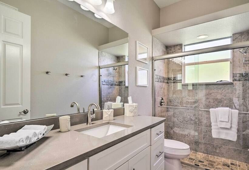 Canalfront Pool & Hot Tub: Home In Cape Coral