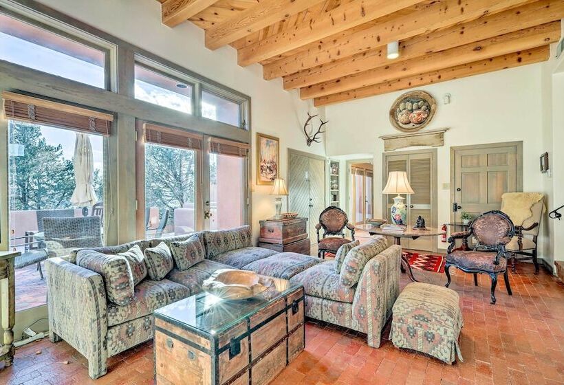 10 Mi To Santa Fe Plaza: Casita W/ Mtn View!