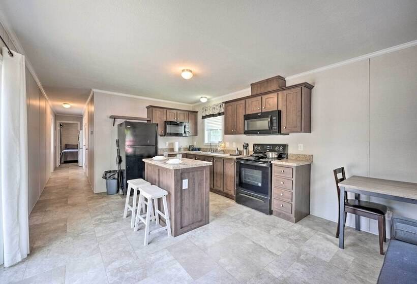 Cassopolis Cabin W/ Lake & Fishing Access!